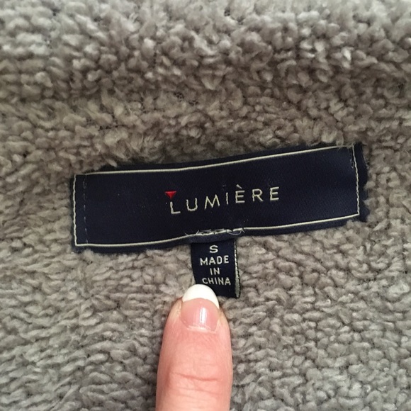 NWOT Grey Hooded Sweater/Jacket - VERY WARM! - Picture 6 of 8